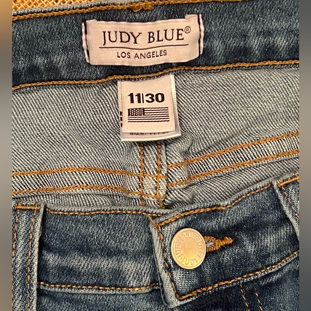 Judy Blue Classic Blue Denim Jeans with Contrast Stitching